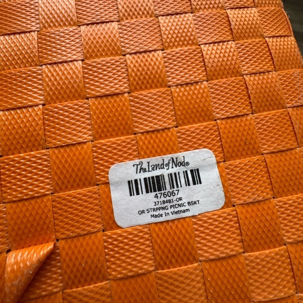 LAND OF NOD (crate & kids) strapping picnic basket Orange woven large capacity - Picture 6 of 10